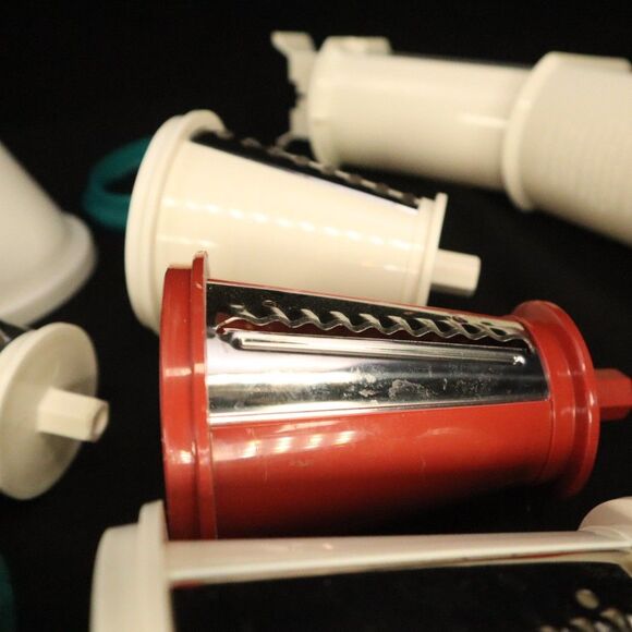 Salad Shooter Parts (11) No motor but the parts are in great shape. - Picture 9 of 16